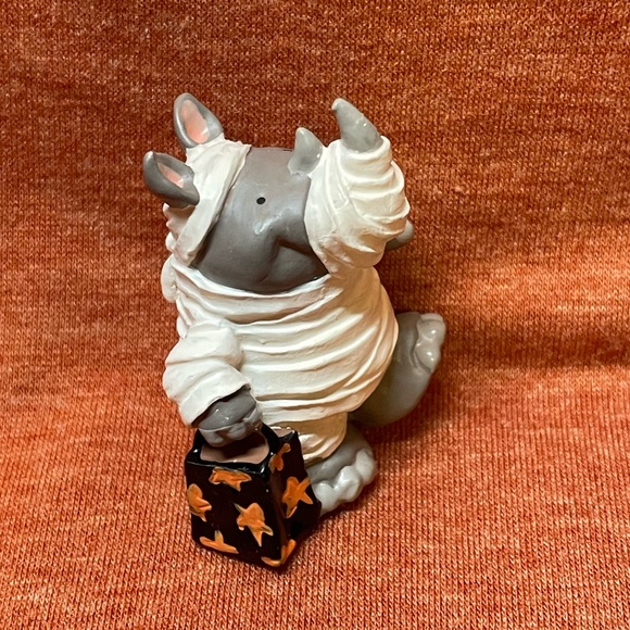 Vintage Hallmark Mini-Figurines (Set 1) - Picture 8 of 15